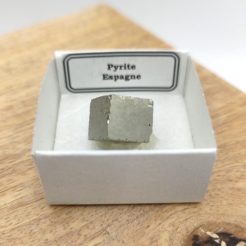 Pyrite cubique d'Espagne - Minéraux dans une boîte de collection
