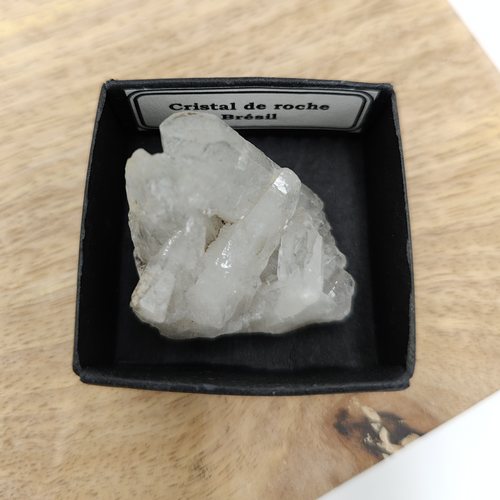 Cristal de roche du Maroc - Minéraux dans une boîte de collection