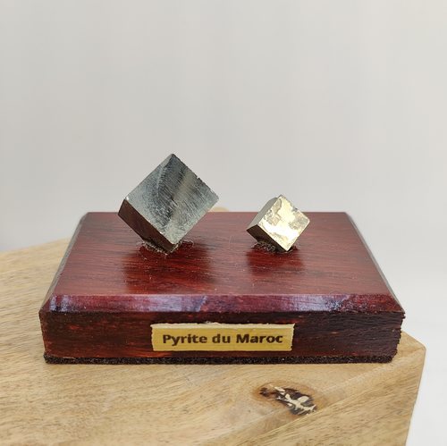 Pyrite cubique du Maroc - Minéraux sur support