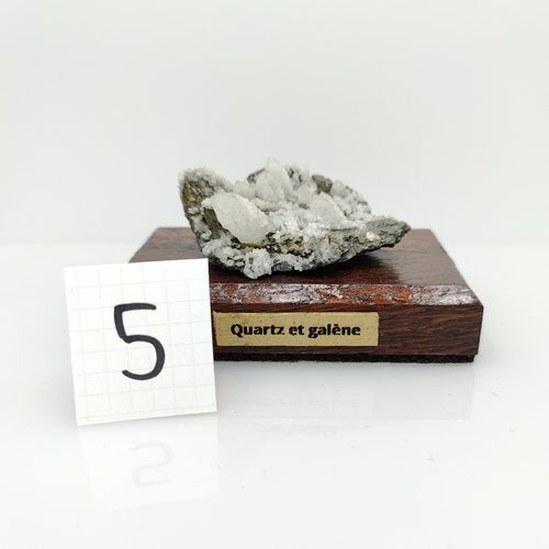 Cristaux de quartz avec pyrite et galène - Minéraux