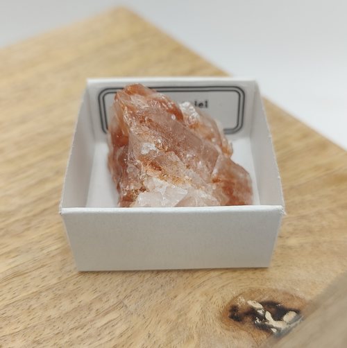 Calcite du Brésil - Minéraux dans une boîte de collection