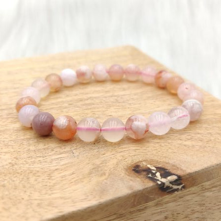 Calcédoine rose - bracelet de perles rondes