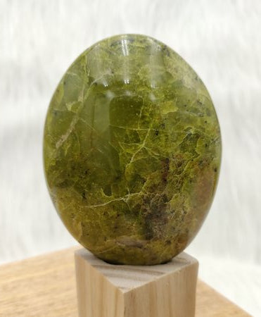 Opale verte - Minéraux forme en galet poli