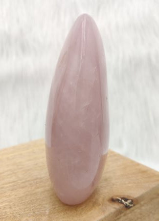 Quartz rose - Minéraux forme en menhir